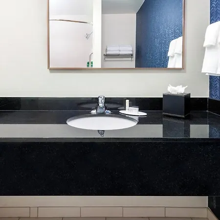 Fairfield Inn And Suites By Marriott Clearwater Exterior photo